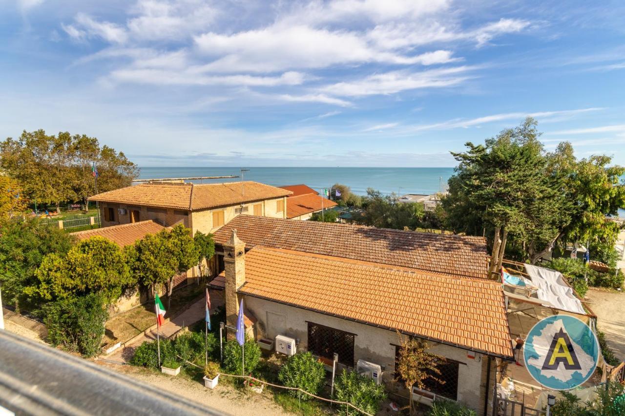 Isola Felice Hotel Silvi Paese ภายนอก รูปภาพ
