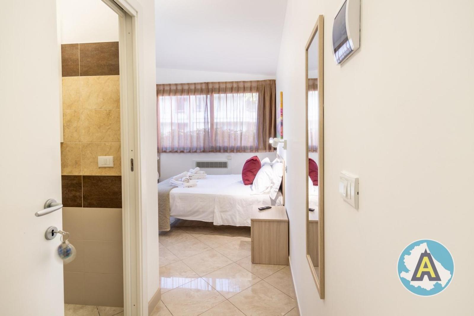 Isola Felice Hotel Silvi Paese ภายนอก รูปภาพ